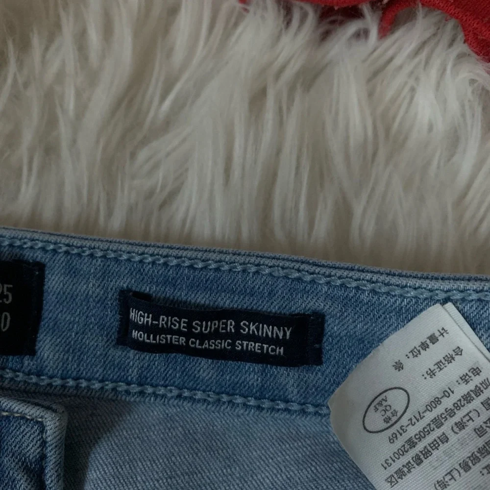 AUTHENTIC HOLLISTER Light wash distressed skinny jeans size 1R W25 L30 - Picture 5 of 11